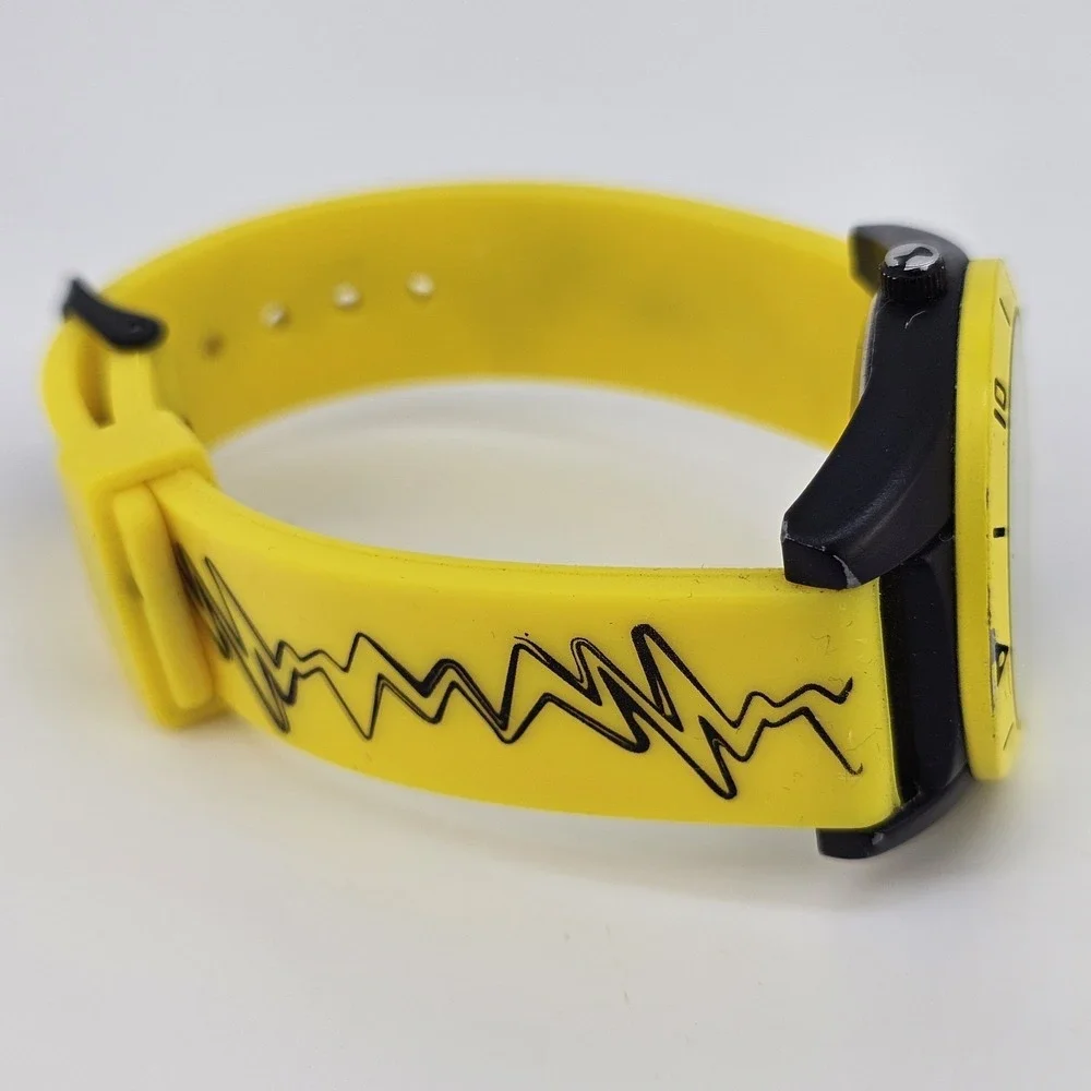 Pokemon Analog Watch 36MM Pikachu Dial‎ Black Yellow Plastic Bands New Battery